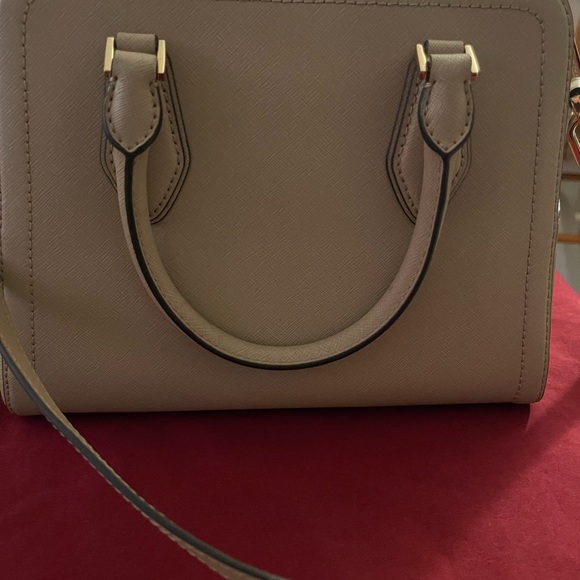Michael Kors Purse. - Picture 6 of 11